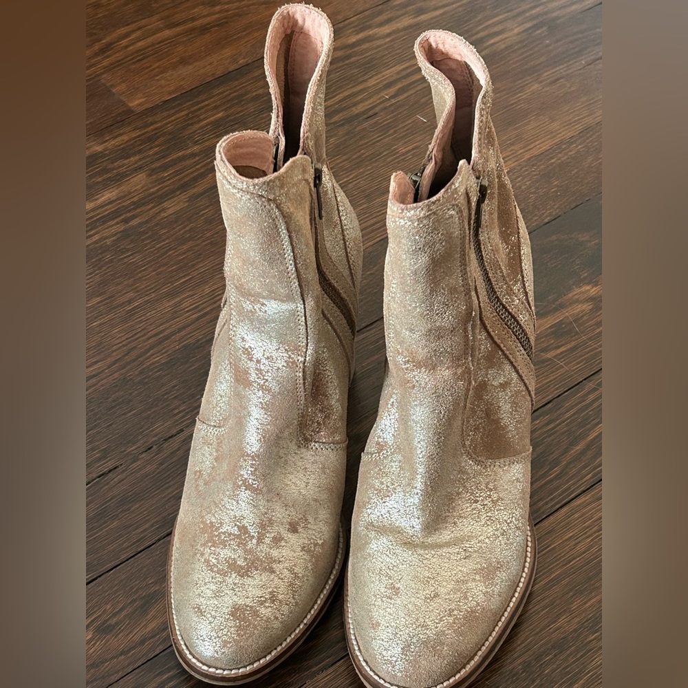 Seychelles metallic leather ankle boots Sz 9